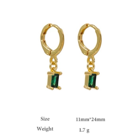 💫18K gold plated huggies earrings - Picture 3 of 5